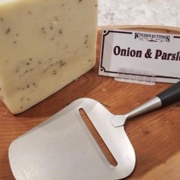 Fresh Cut Onion and Parsley Cheese - per lb Fresh Cut Onion and Parsley Cheese - per lb